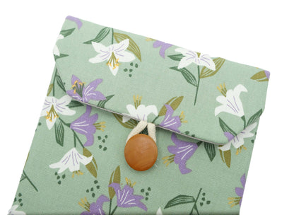Madonna Lily Kindle Sleeve