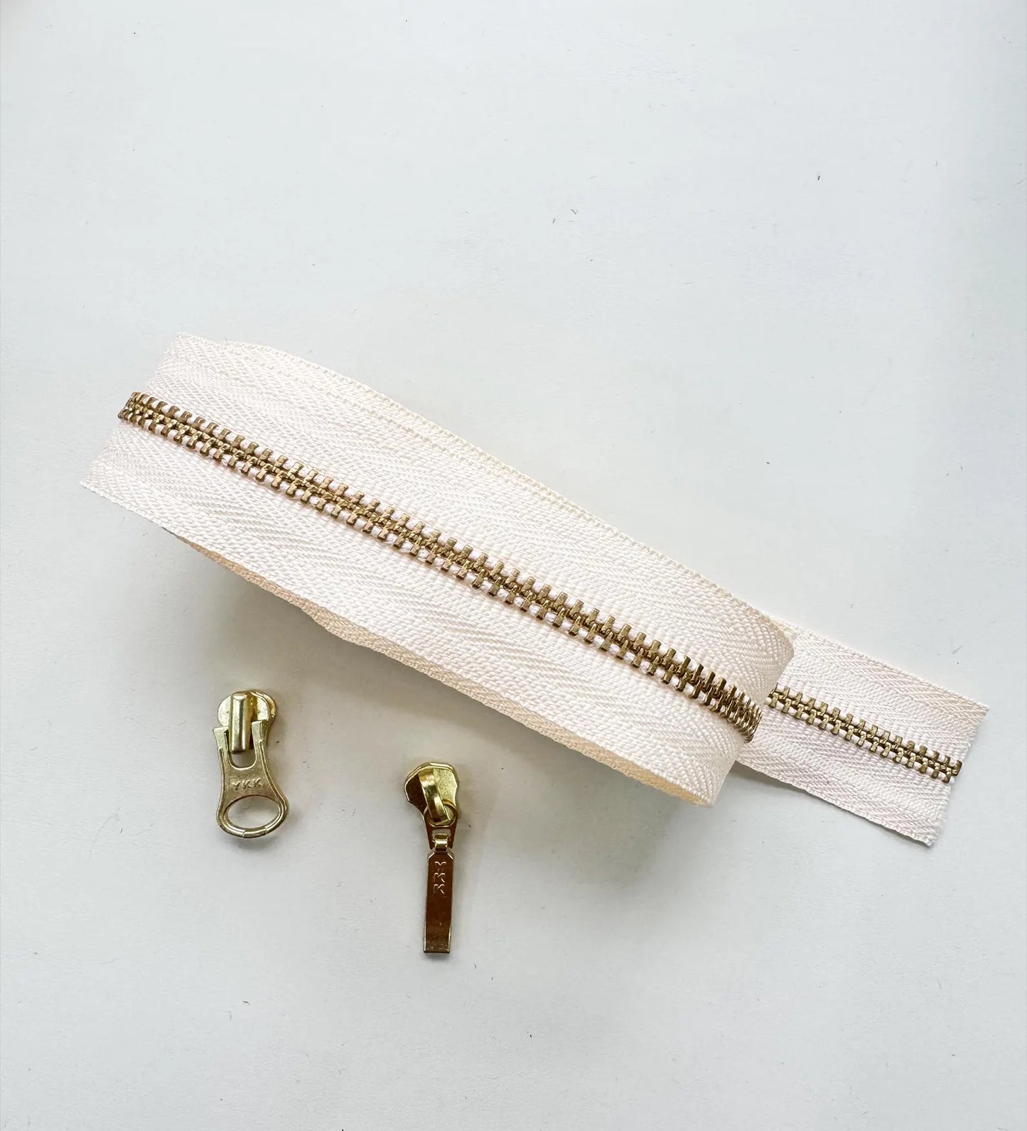 YKK Size 3 Brass Continuous Chain l By Yard