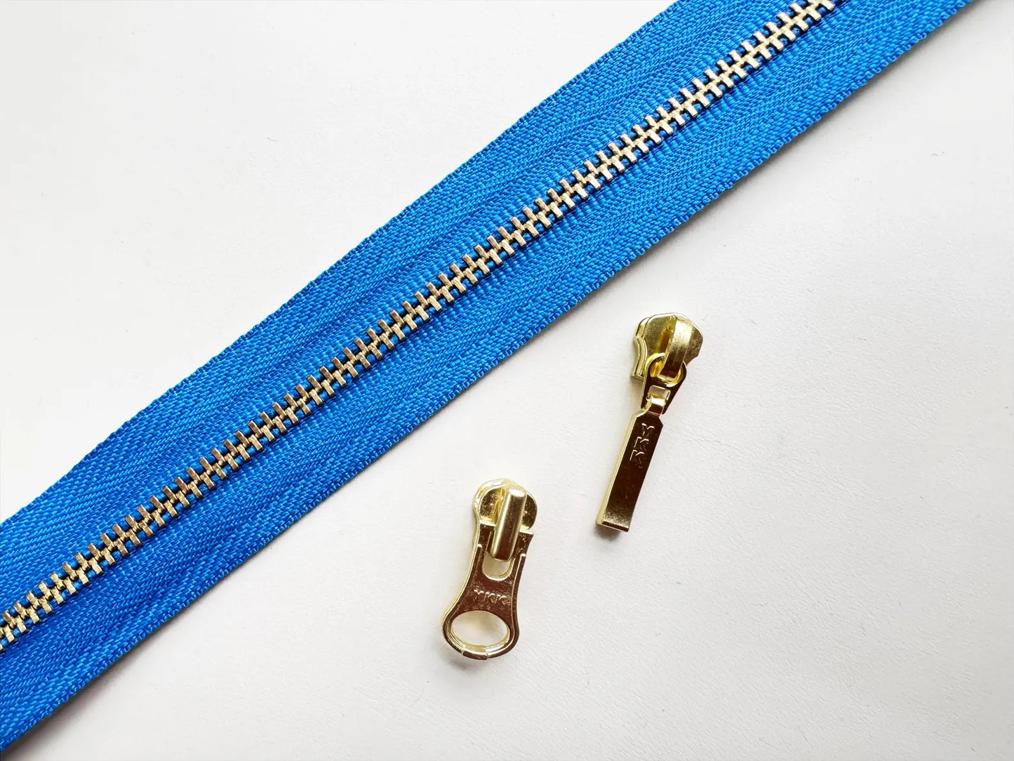 YKK Size 3 Brass Continuous Chain l By Yard