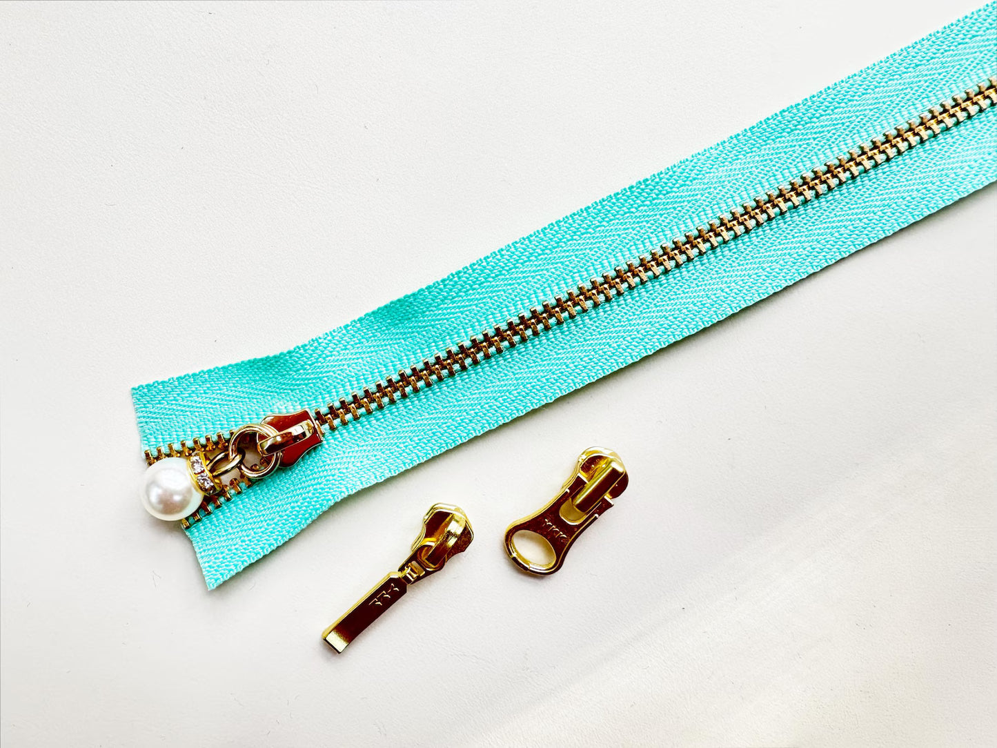 YKK Size 3 Brass Continuous Chain l By Yard