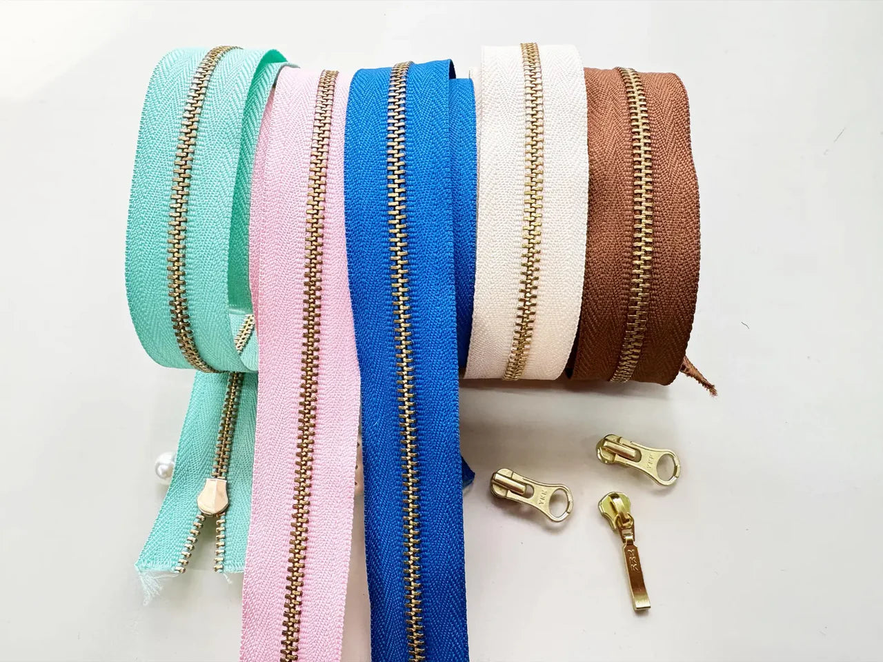YKK Size 3 Brass Zipper Kit l 1 Yard Chain & 3 Sliders